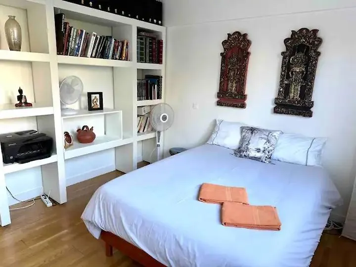 Private Bedrooms Near Eiffel Tower Homestay *